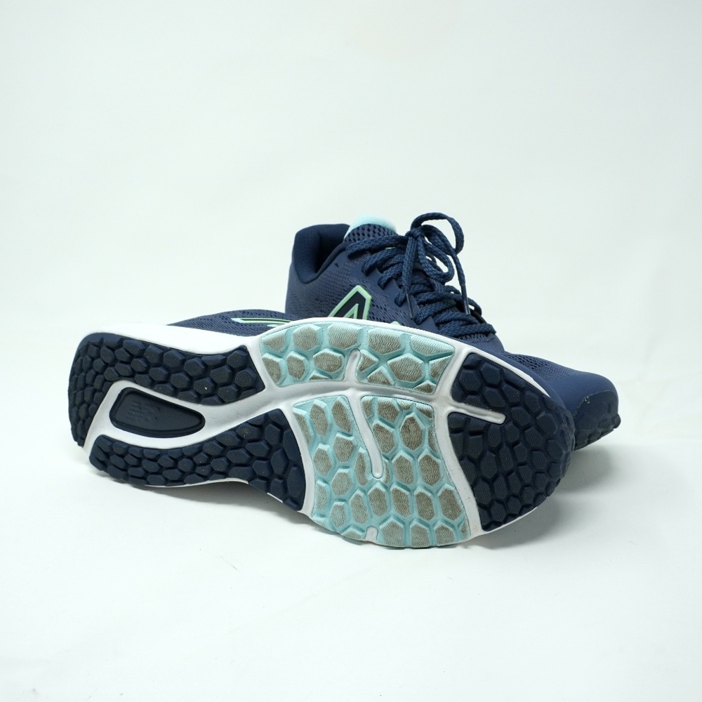 New Balance Women's Fresh Foam 680v7 in Blue Synthetic - Picture 3 of 7